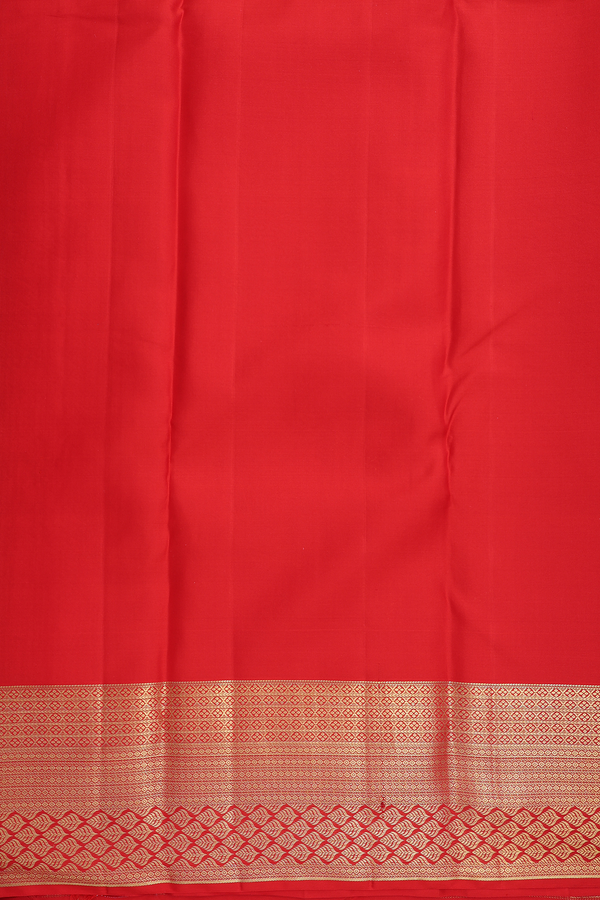 Kanchipuram Silk Saree In Chilli Red With Floral Design
