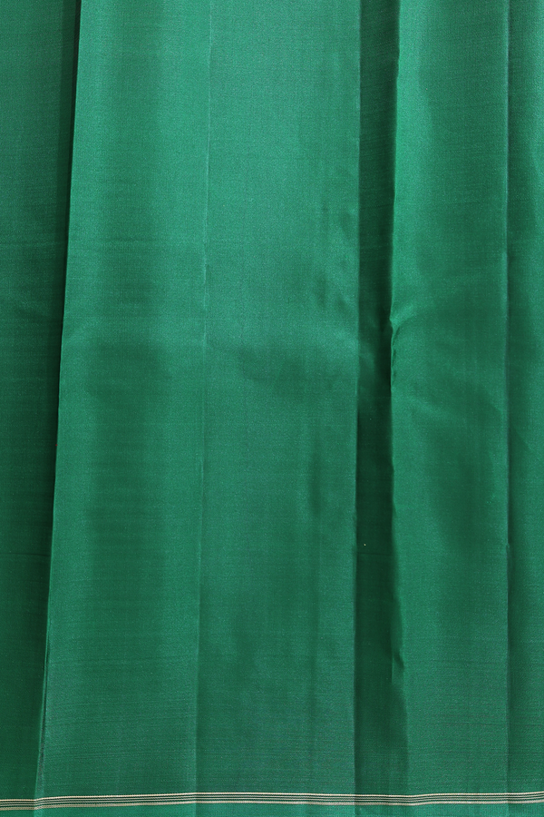 Kanchipuram Silk Saree In Chilli Red With Malli Moggu Buttas