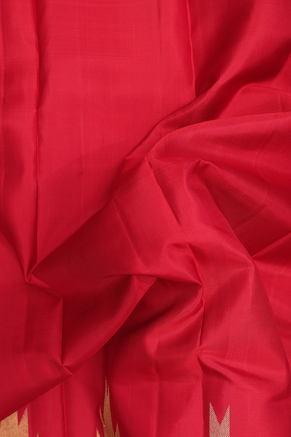 Kanchipuram Silk Saree In Chilli Red With Temple Border