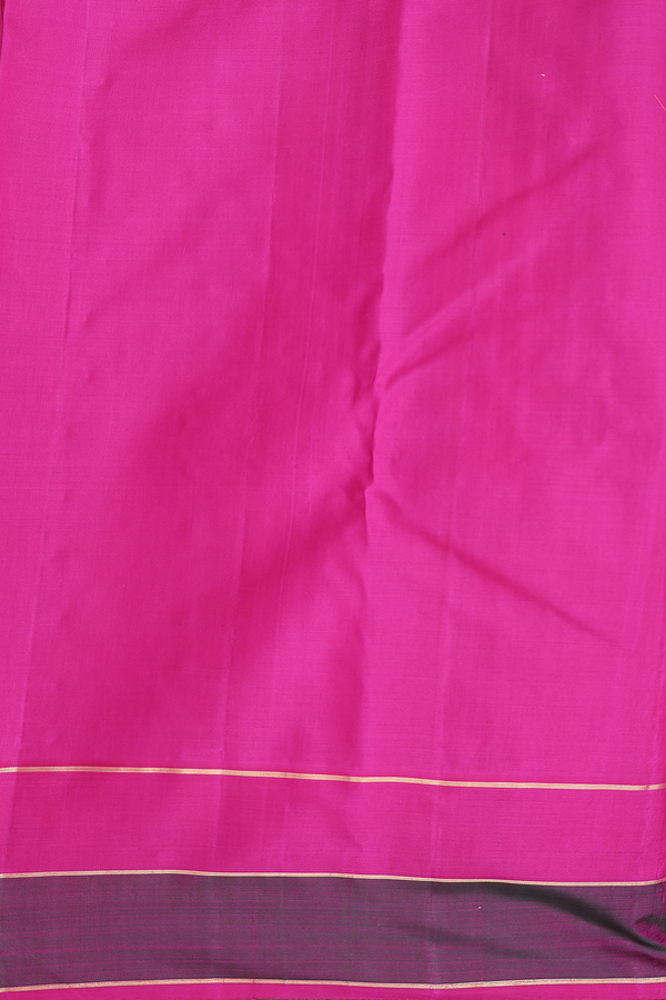 Kanchipuram Silk Saree In Coral Orange With Paisley Design