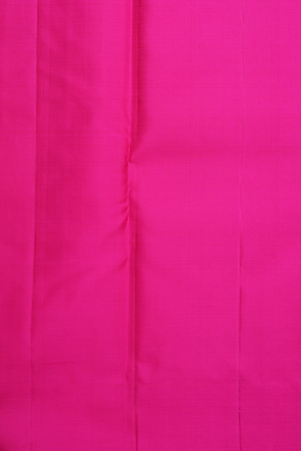 Kanchipuram Silk Saree In Coral Pink With Paisley Design