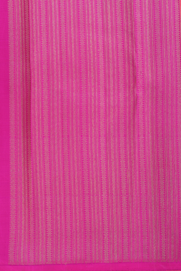 Kanchipuram Silk Saree In Coral Pink With Temple Design Pallu