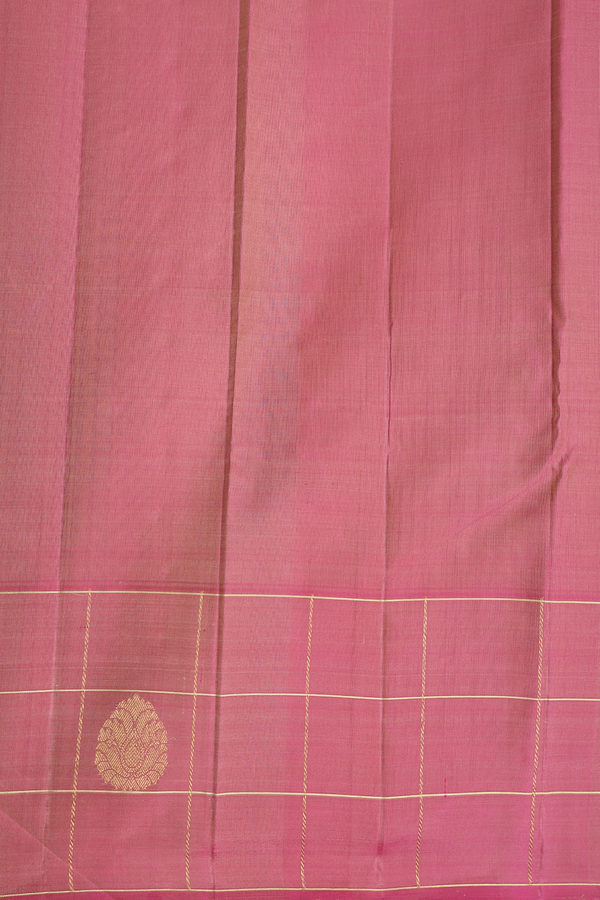 Kanchipuram Silk Saree In Cream Color With Paisley Design