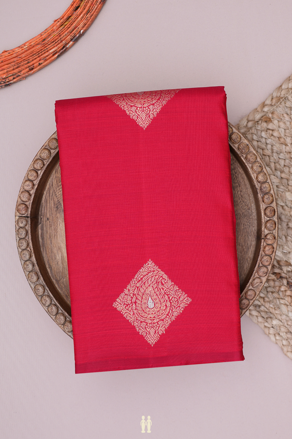Kanchipuram Silk Saree In Crimson Red With Diamond Motifs