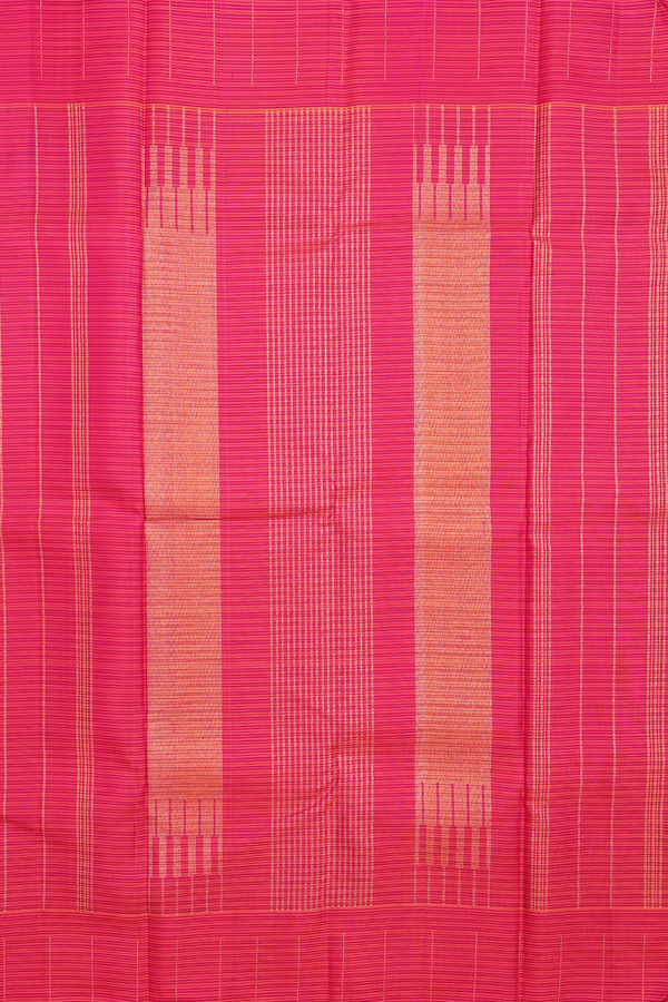 Kanchipuram Silk Saree In Dark Green With Contrast Border