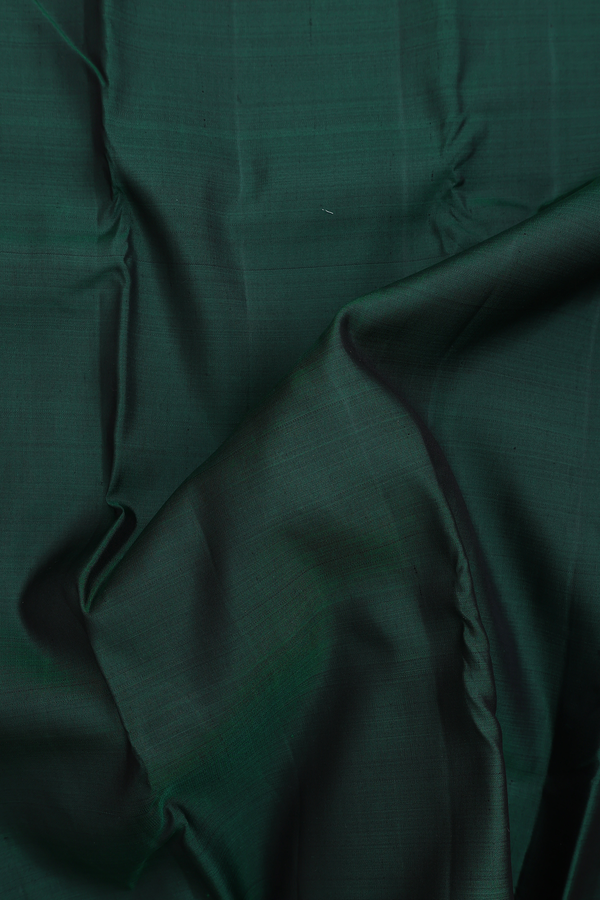 Kanchipuram Silk Saree In Dark Green With Contrast Border