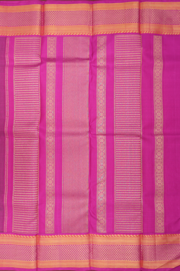 Kanchipuram Silk Saree In Dark Green With Iruthalai Pakshi