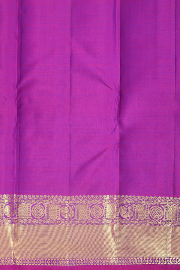 Kanchipuram Silk Saree In Dual Tone With Checks Design