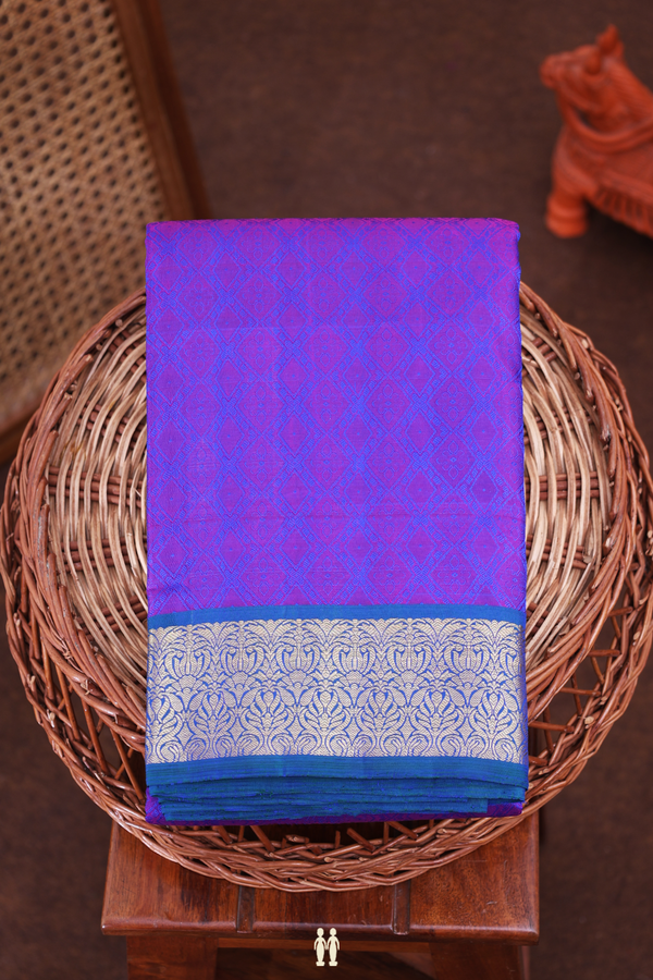 Kanchipuram Silk Saree In Dual Tone With Jacquard Pattern