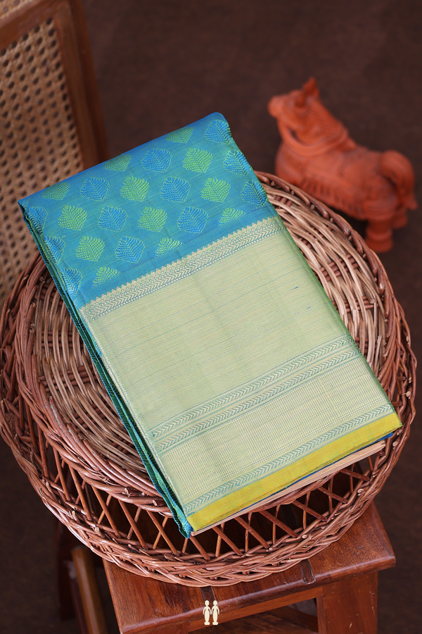 Kanchipuram Silk Saree In Dual Tone With Jacquard Pattern
