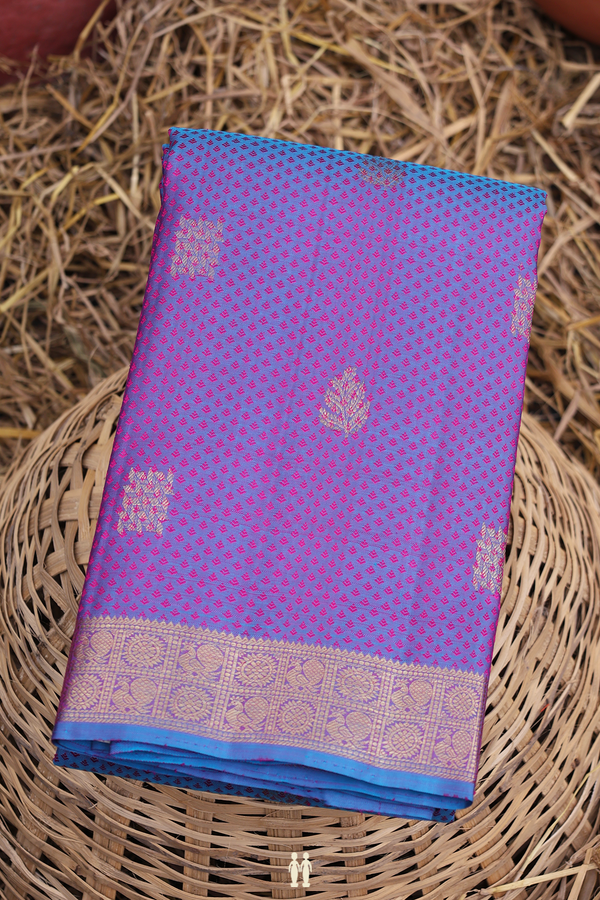 Kanchipuram Silk Saree In Dual Tone With Jacquard Pattern