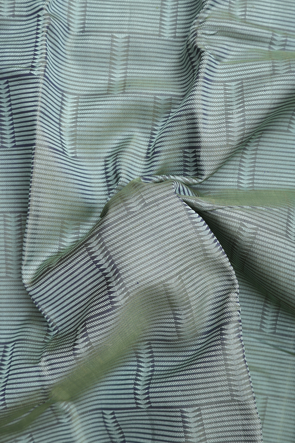 Kanchipuram Silk Saree In Dual Tone With Jacquard Pattern