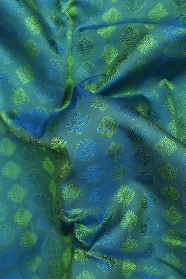 Kanchipuram Silk Saree In Dual Tone With Jacquard Pattern