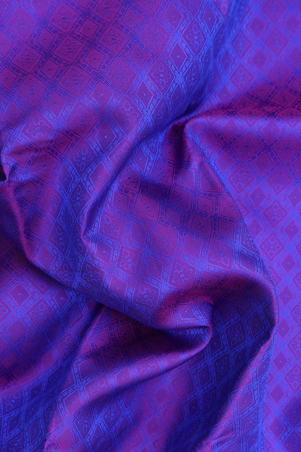 Kanchipuram Silk Saree In Dual Tone With Jacquard Pattern
