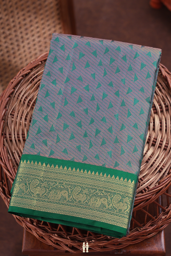 Kanchipuram Silk Saree In Dual Tone With Threadwork Design