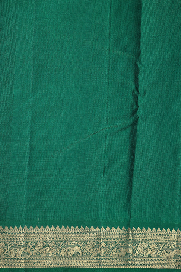 Kanchipuram Silk Saree In Dual Tone With Threadwork Design