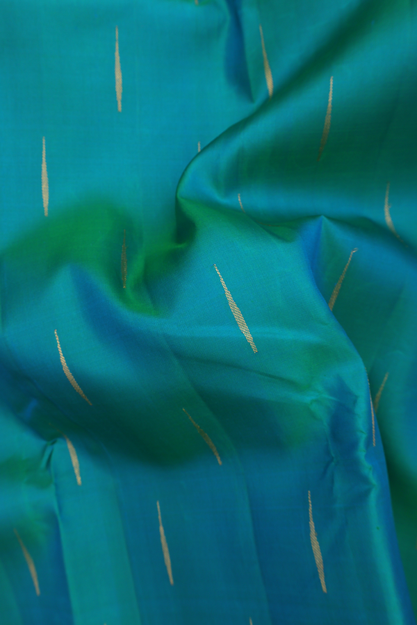 Kanchipuram Silk Saree In Dual Tone With Zari Motifs
