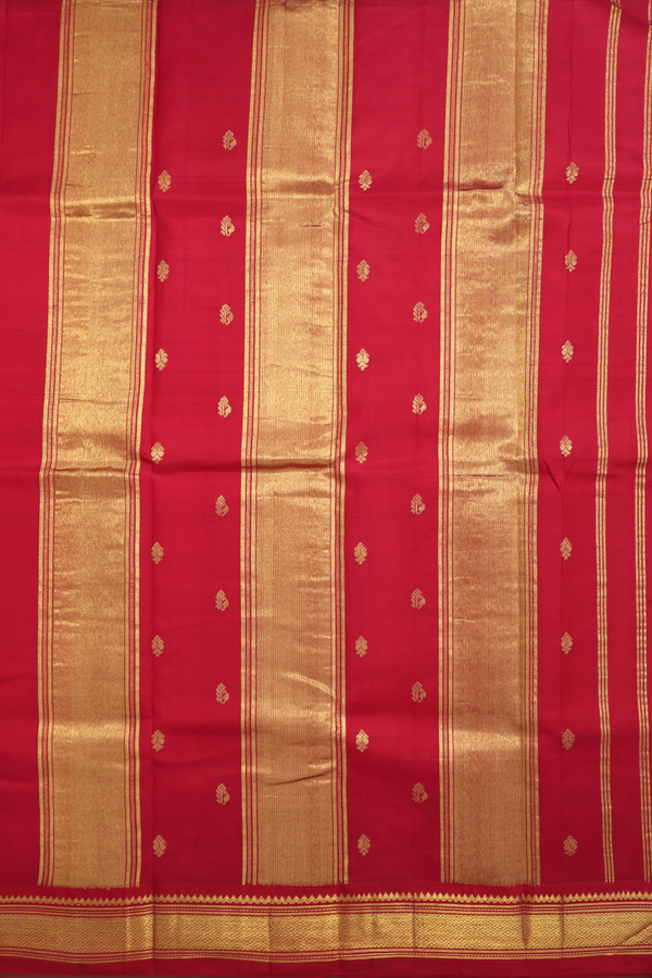 Kanchipuram Silk Saree In Egg White With Zari Buttas