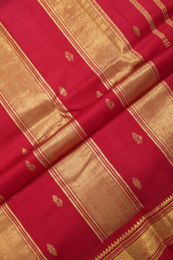Kanchipuram Silk Saree In Egg White With Zari Buttas