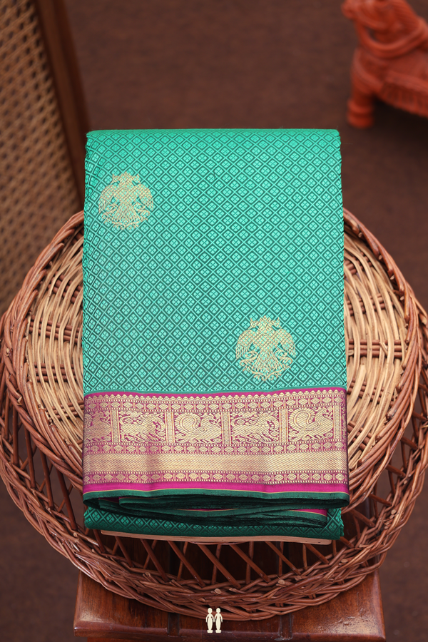 Kanchipuram Silk Saree In Emerald Green With Jacquard Pattern