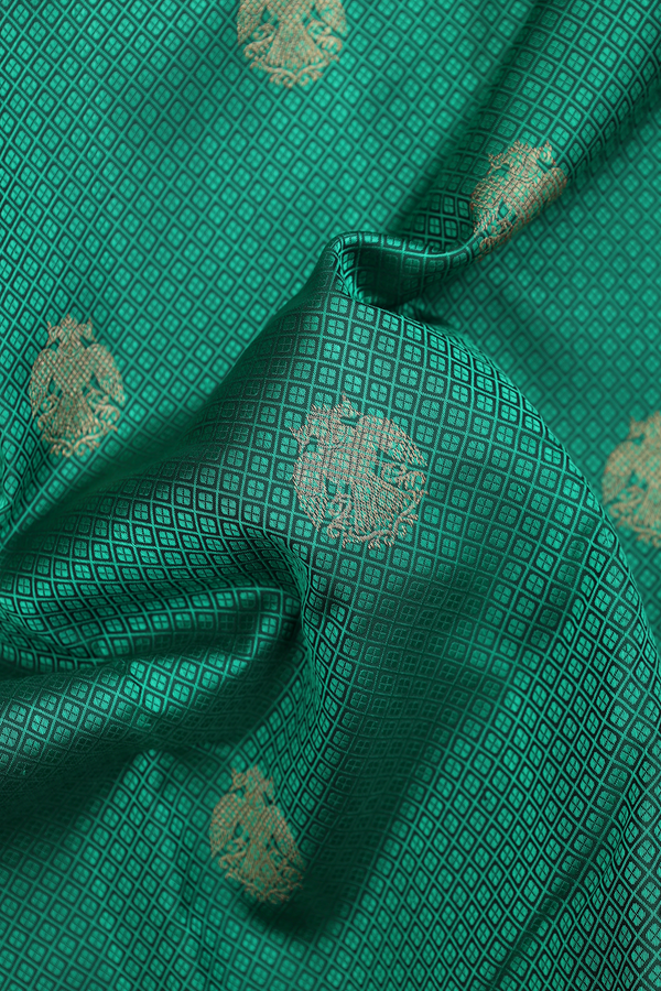 Kanchipuram Silk Saree In Emerald Green With Jacquard Pattern