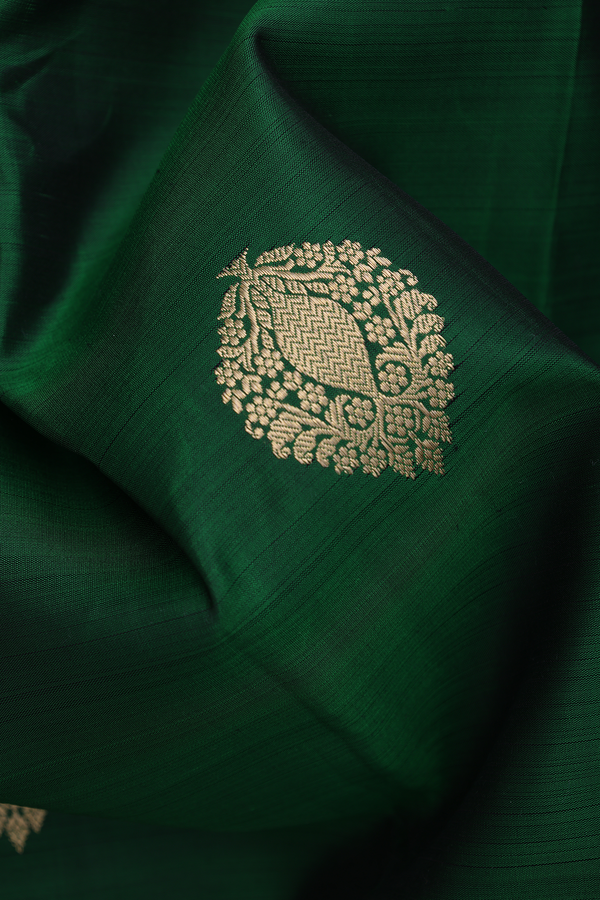 Kanchipuram Silk Saree In Emerald Green With Zari Motifs