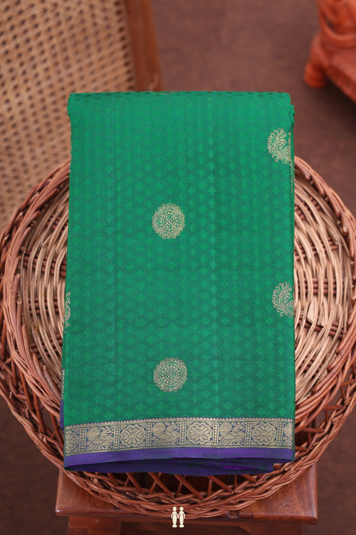 Kanchipuram Silk Saree In Forest Green With Chakram Buttas