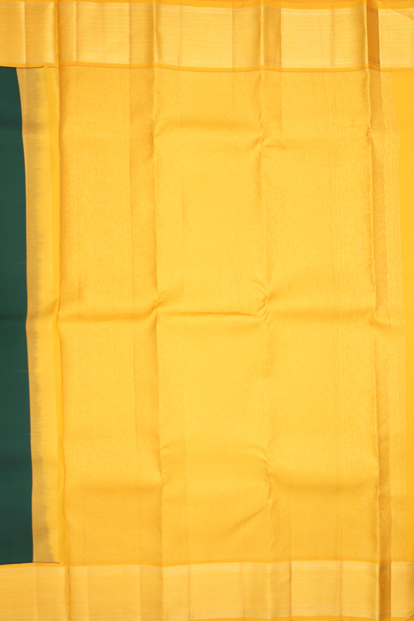 Kanchipuram Silk Saree In Forest Green With Contrast Border