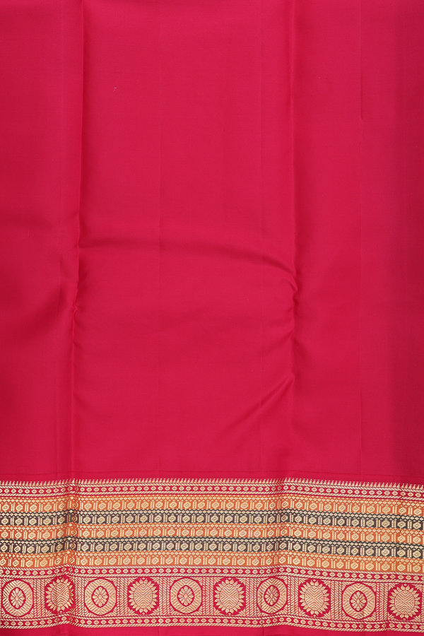 Kanchipuram Silk Saree In Forest Green With Floral Buttis