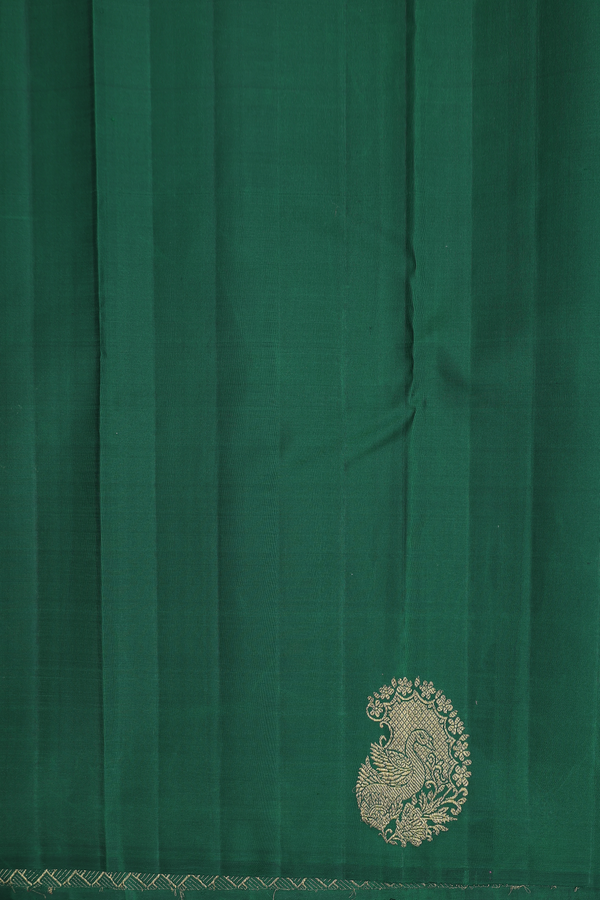 Kanchipuram Silk Saree In Forest Green With Paisley Design