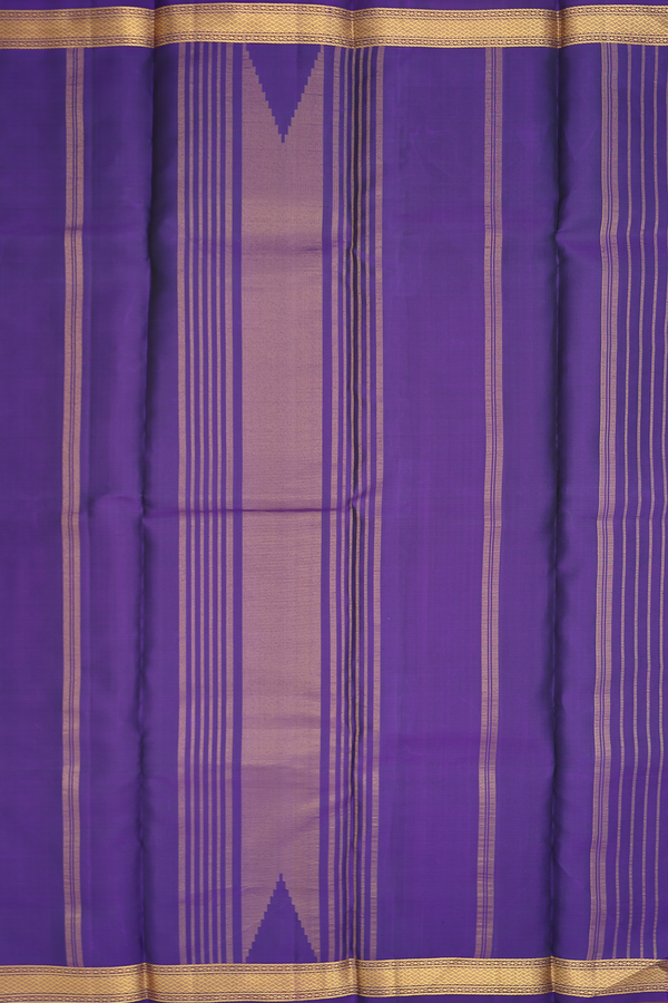 Kanchipuram Silk Saree In Forest Green With Zari Border