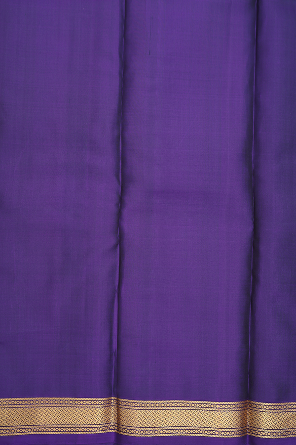 Kanchipuram Silk Saree In Forest Green With Zari Border