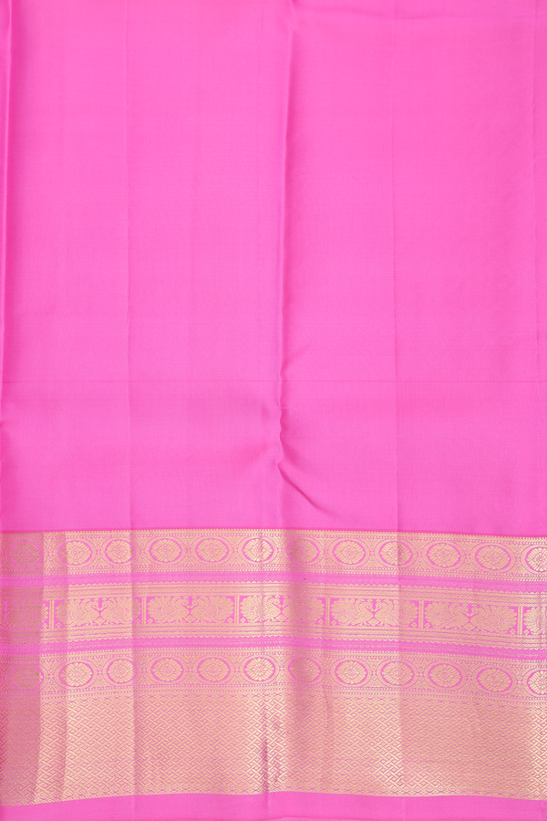 Kanchipuram Silk Saree In Forest Green With Zari Buttas