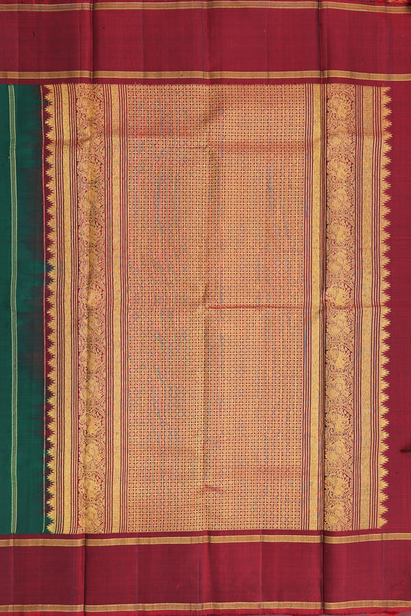 Kanchipuram Silk Saree In Forest Green With Zari Motifs