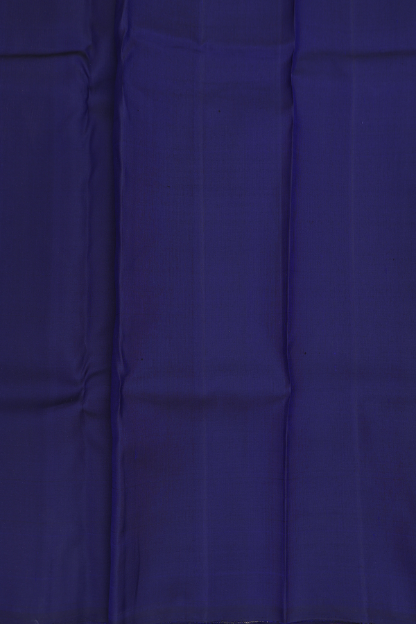 Kanchipuram Silk Saree In Gold With Step Border