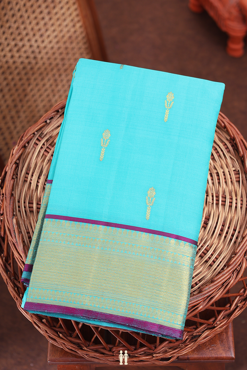 Kanchipuram Silk Saree In Green With Floral Buttas