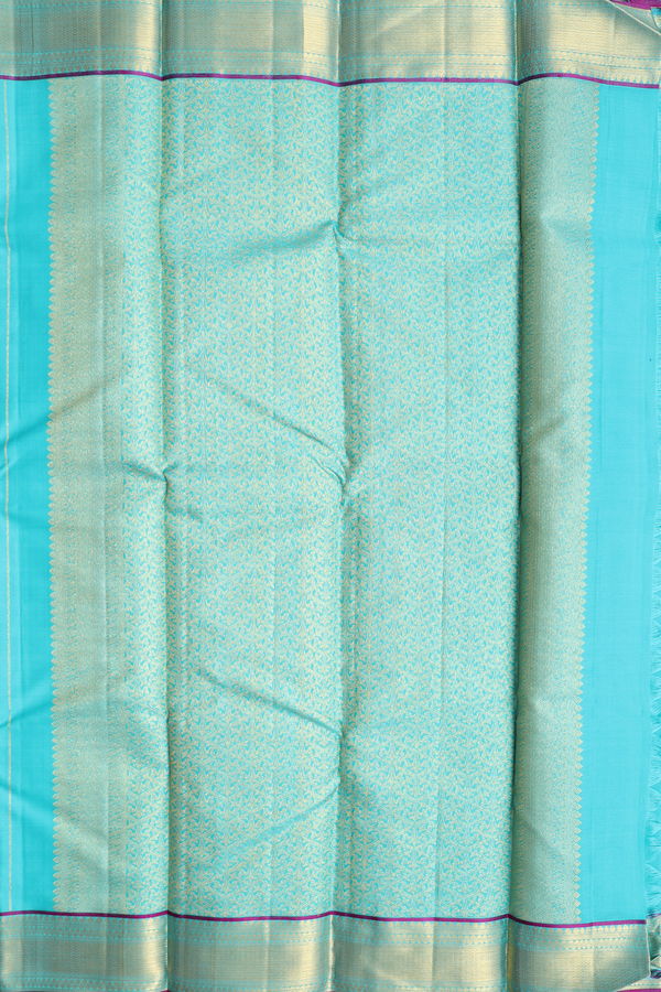 Kanchipuram Silk Saree In Green With Floral Buttas