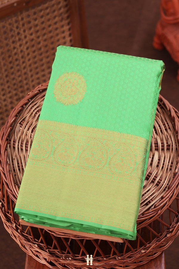 Kanchipuram Silk Saree In Green With Jacquard Pattern