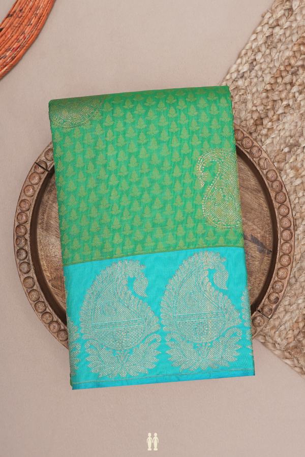 Kanchipuram Silk Saree In Green With Jacquard Pattern