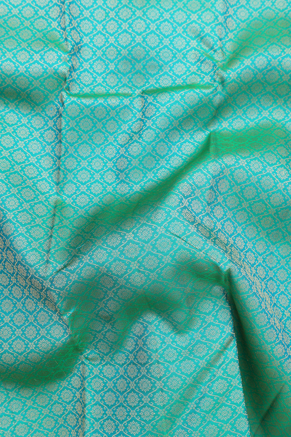 Kanchipuram Silk Saree In Green With Jacquard Pattern