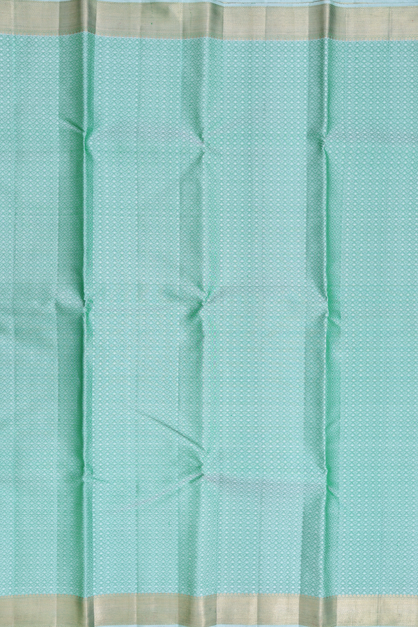 Kanchipuram Silk Saree In Green With Jacquard Pattern