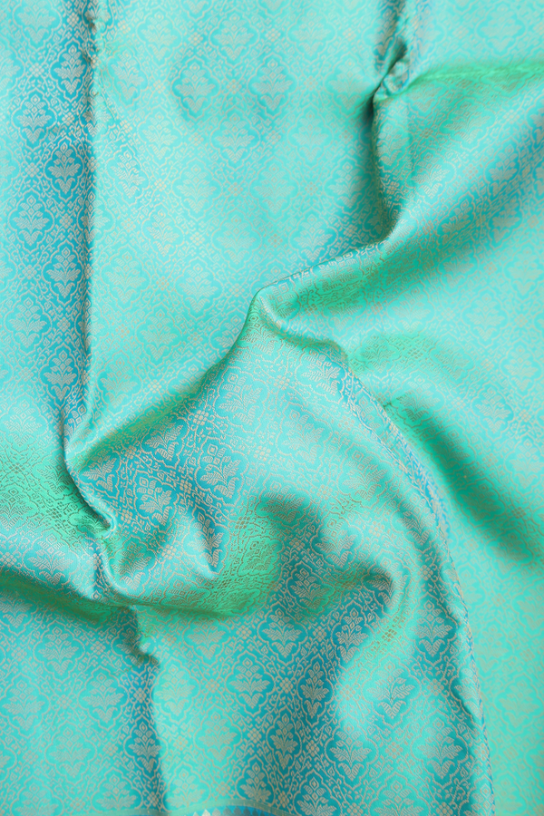 Kanchipuram Silk Saree In Green With Jacquard Pattern