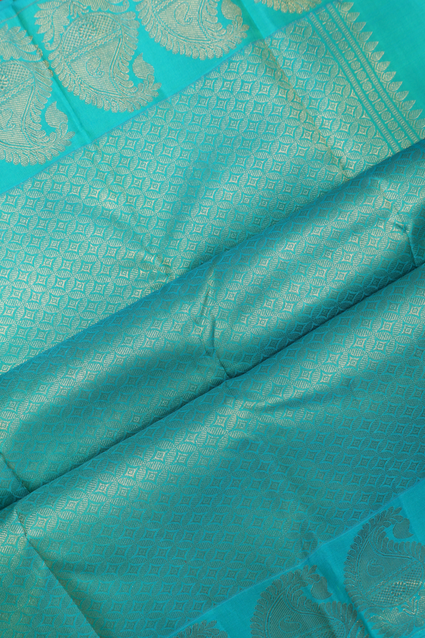 Kanchipuram Silk Saree In Green With Jacquard Pattern