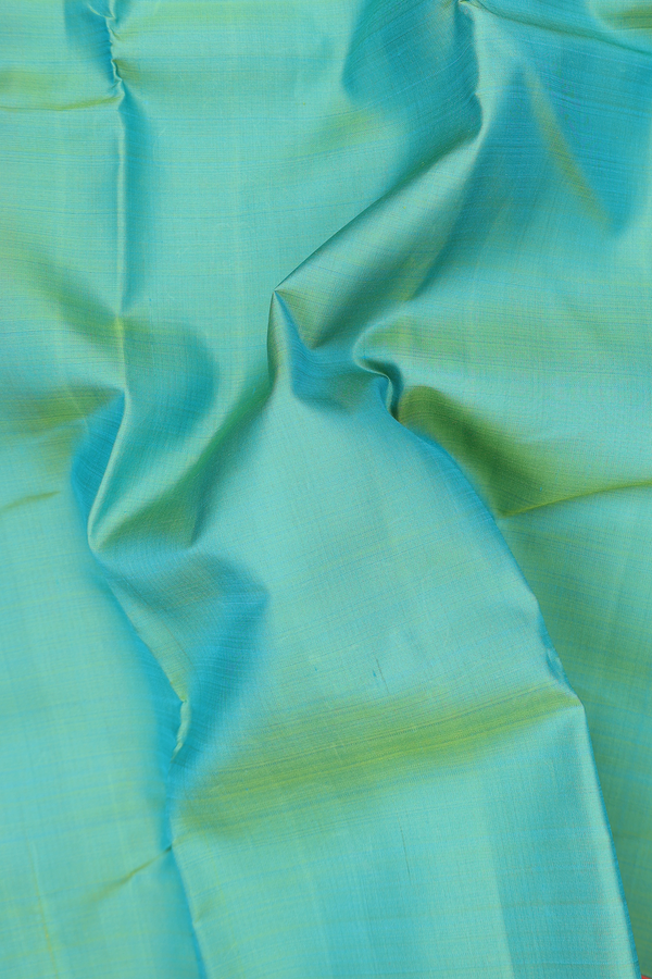 Kanchipuram Silk Saree In Green With Korvai Border