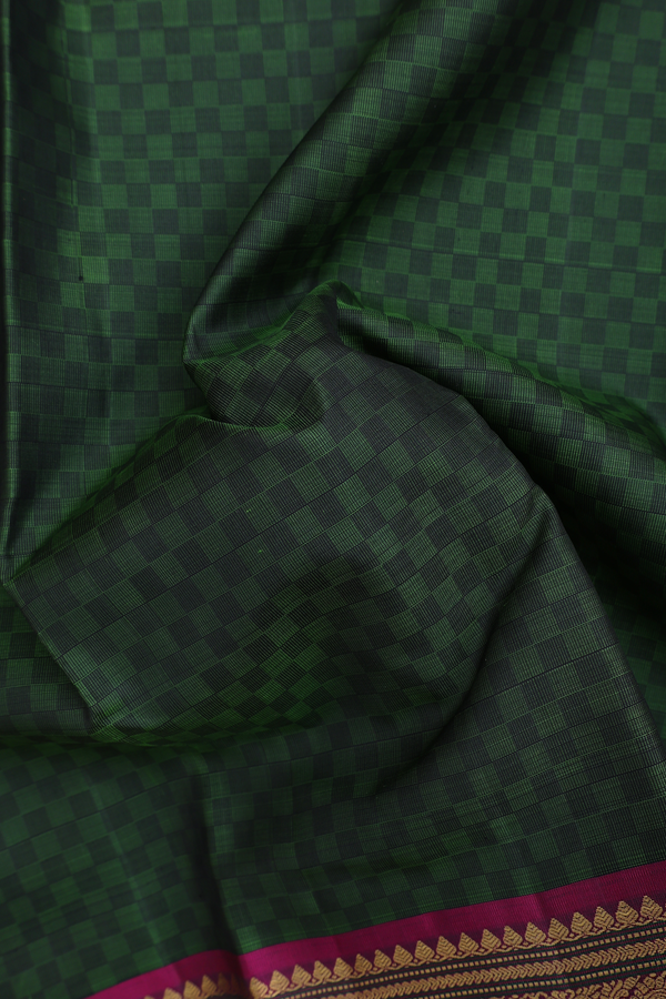 Kanchipuram Silk Saree In Green With Paai Madippu Kattai