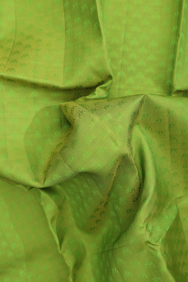 Kanchipuram Silk Saree In Green With Threadwork Design