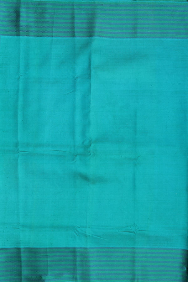 Kanchipuram Silk Saree In Green With Twill Weave Design