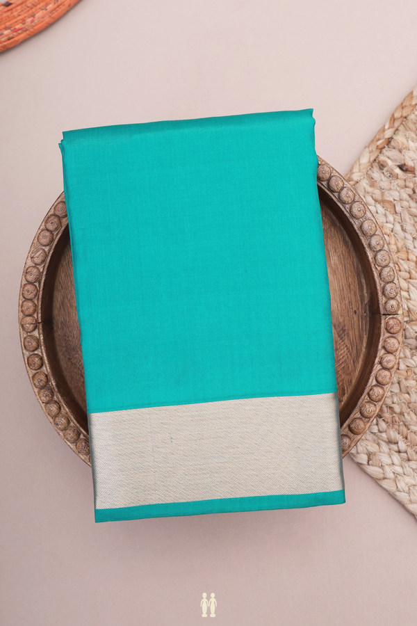 Kanchipuram Silk Saree In Green With Twill Weave Border