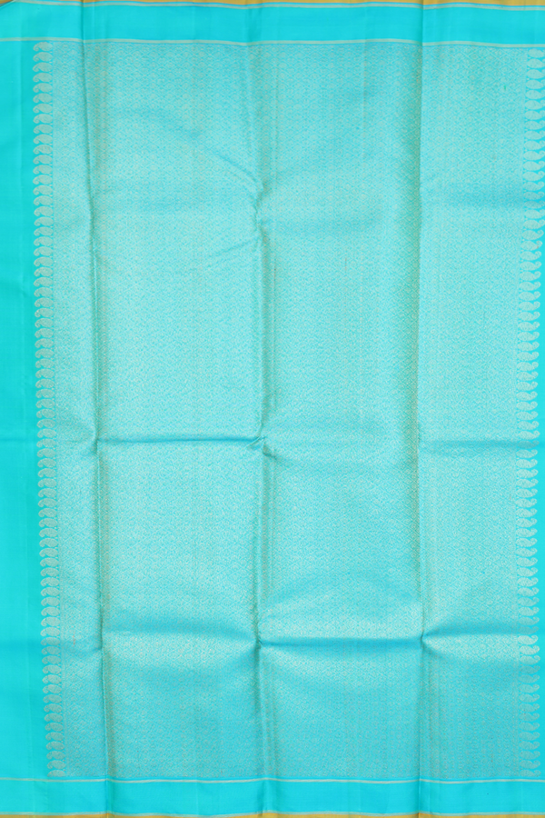Kanchipuram Silk Saree In Green With Zari Buttas