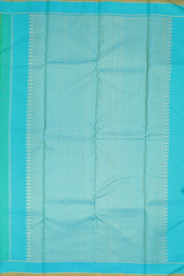 Kanchipuram Silk Saree In Green With Zari Buttas